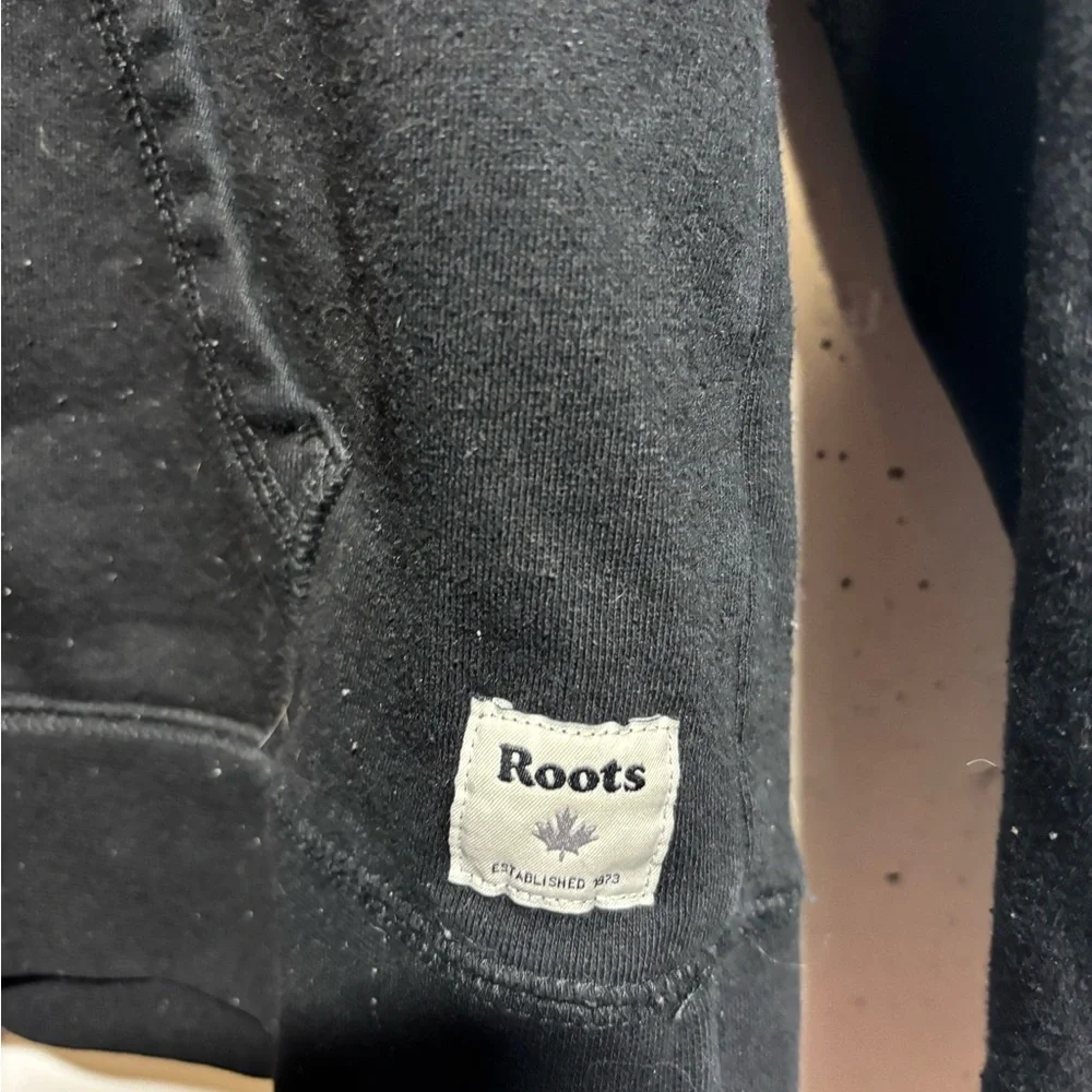 Roots Men's Black Pullover Hoodie - Picture 2 of 4